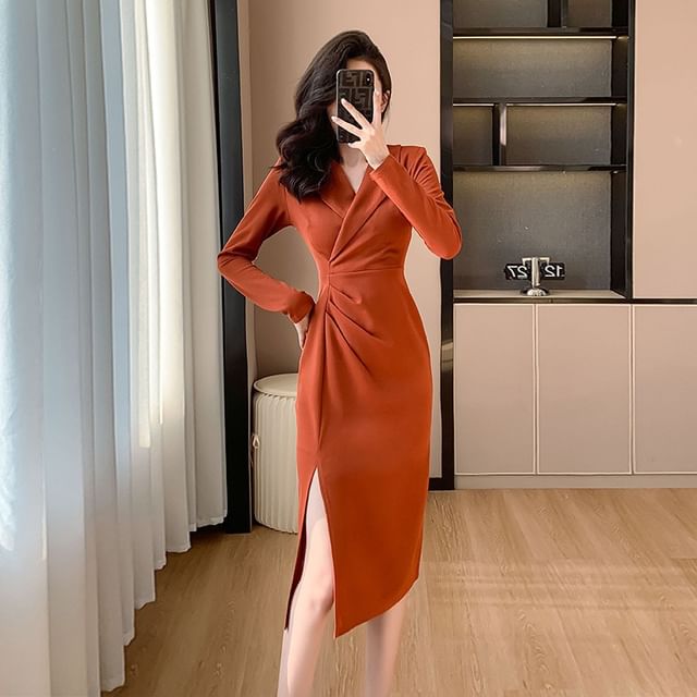 Long-Sleeve V-Neck Plain Side-Slit Ruched Midi Sheath Dress