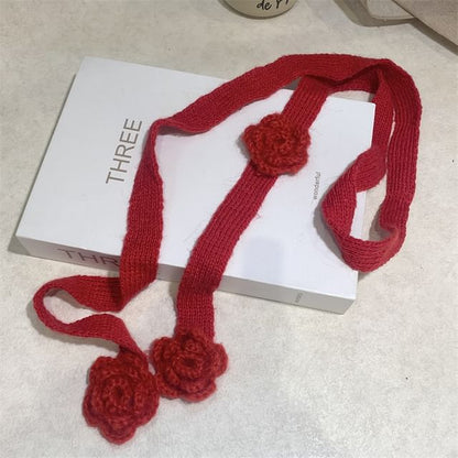 Narrow Flower Knit Scarf Detail