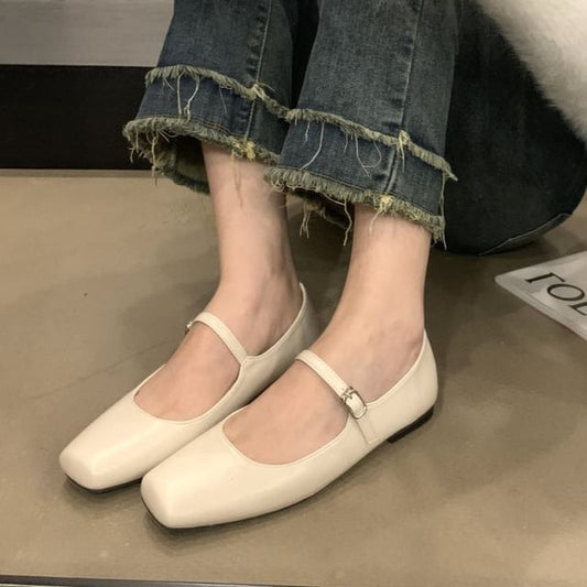 Toe Mary Square Jane Flats