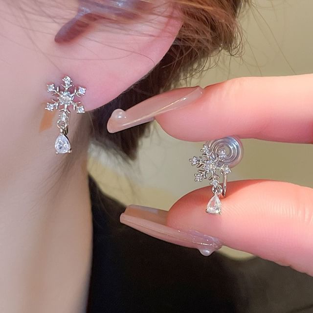 CZ Earring Snowflake Drop