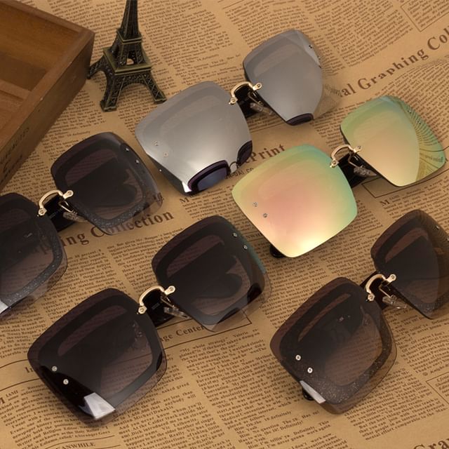 Square Sunglasses vard