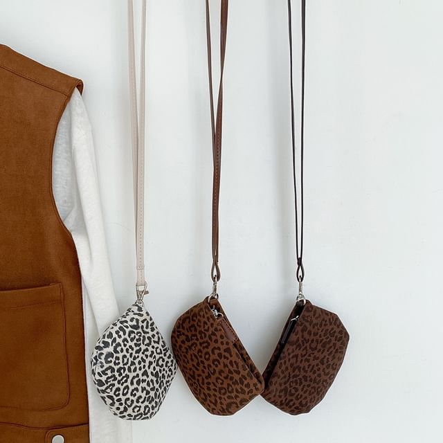Print Leopard Pouch Necklace