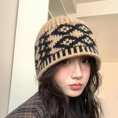 Knit Diamond Beanie Jacquard