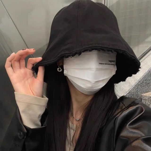 Bucket Frayed Hat Plain