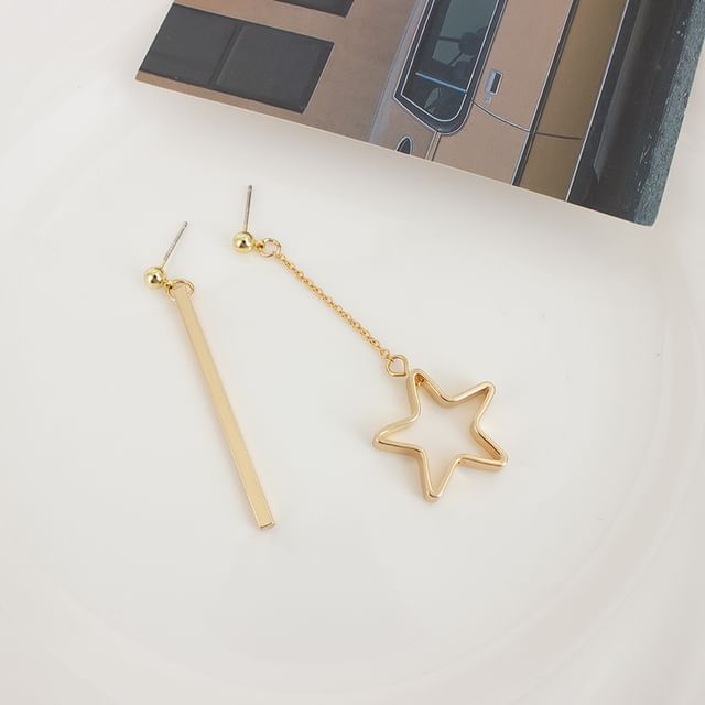 Clip Earring / Drop Asymmetrical On Star