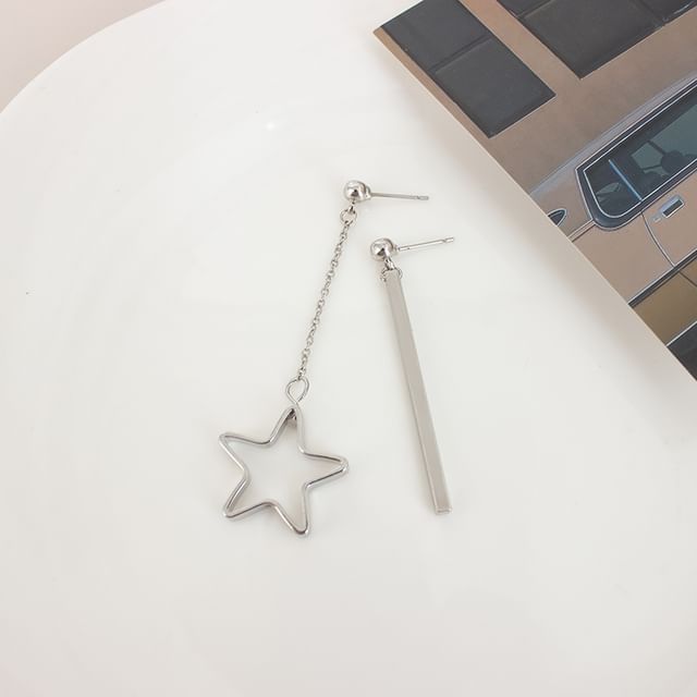 Clip Earring / Drop Asymmetrical On Star
