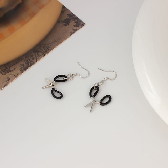 Drop / On Scissor Clip Earring