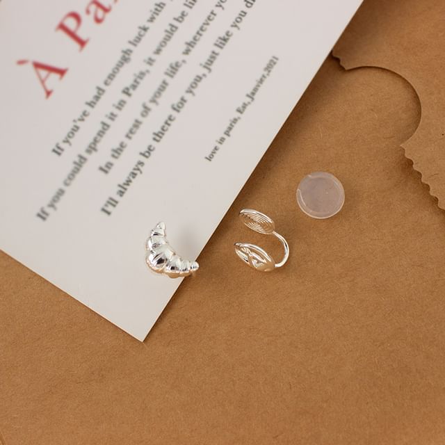 Earring On Asymmetrical Pastry Clip / Stud