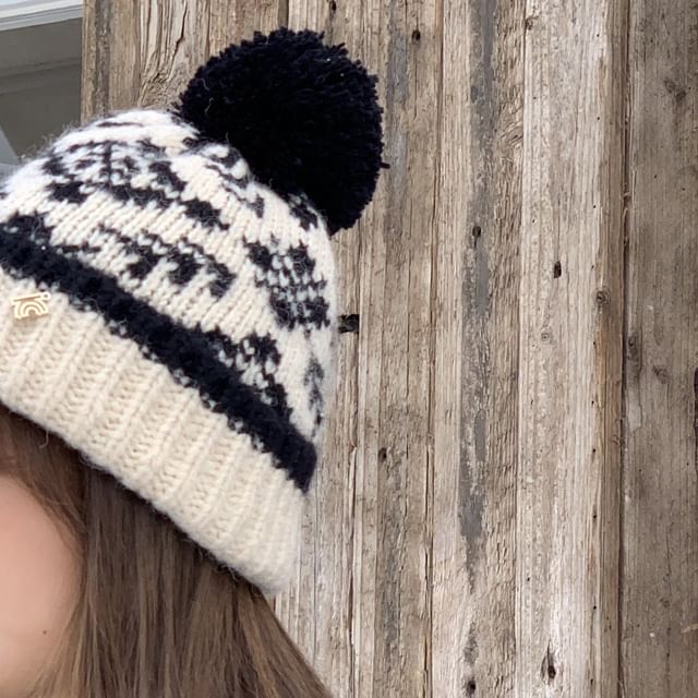 Beanie Patterned Pom