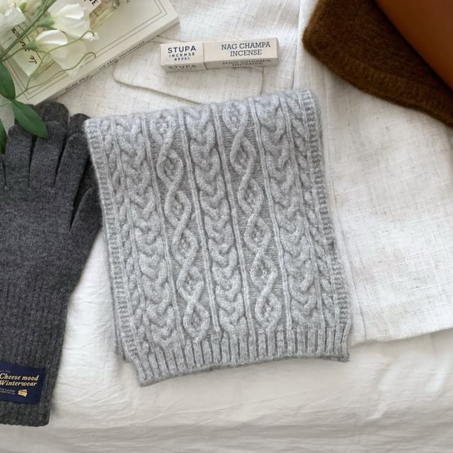 Cable-Knit Plain Scarf