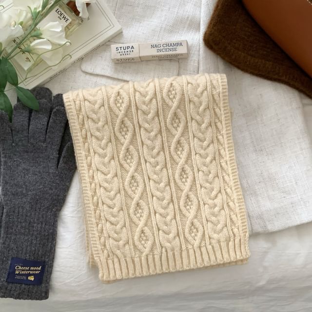 Cable-Knit Plain Scarf