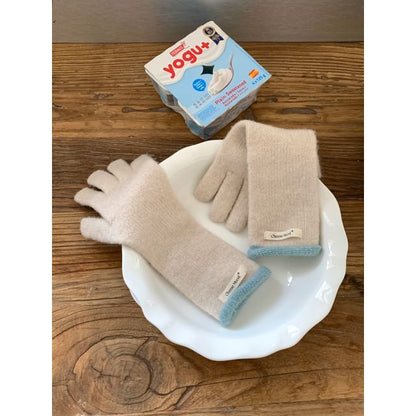 Knit Applique Contrast Trim Gloves