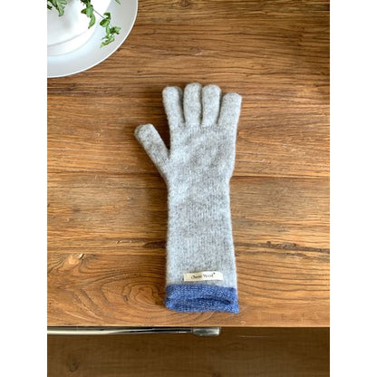 Knit Applique Contrast Trim Gloves