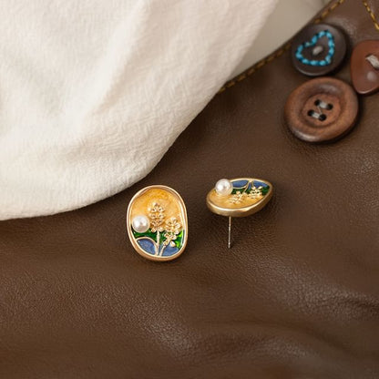 Stud / Earring On Faux Enamel Clip Pearl