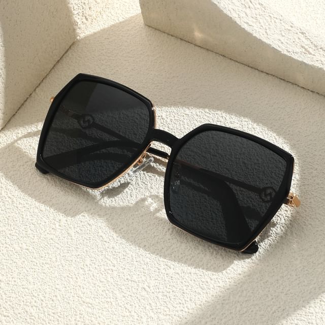 Oversized Geometric Sunglasses