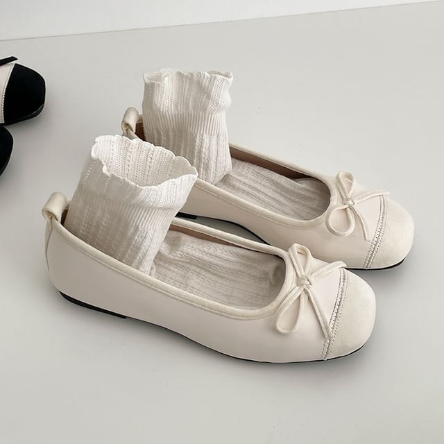 Bow Patent Flats Leather