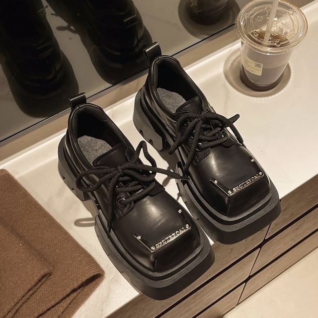 Platform Square Accent Shoes Metal Faux Lace-Up Toe Leather