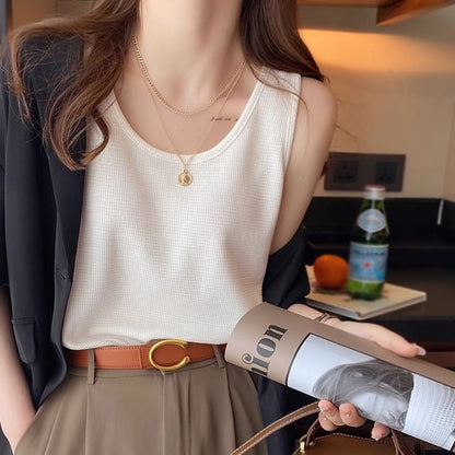 Scoop Neck Tank Top Plain