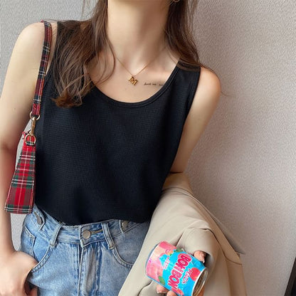 Scoop Neck Tank Top Plain