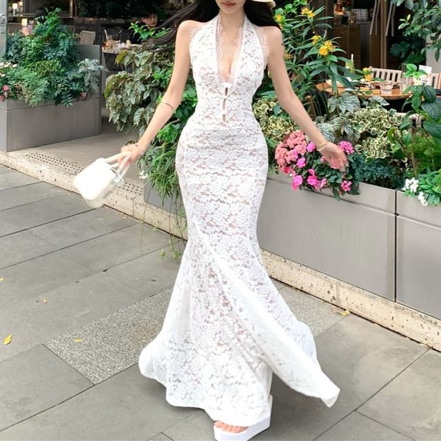Halter Lace Mermaid V-Neck Evening Gown
