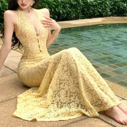 Halter Lace Mermaid V-Neck Evening Gown