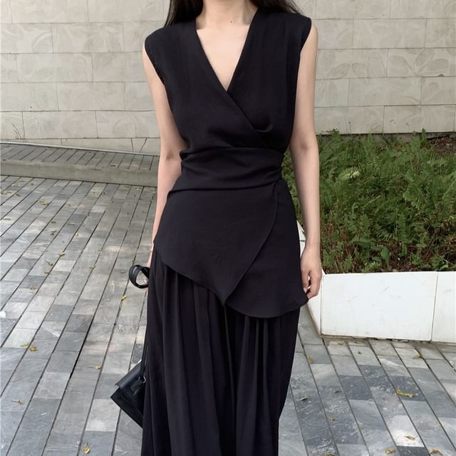 V-Neck Tank Maxi Set: Top Waist A-Line Elastic Plain Skirt Asymmetrical +