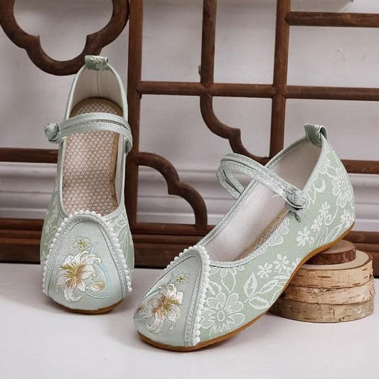 Floral Wedge Heel Embroidery Shoes