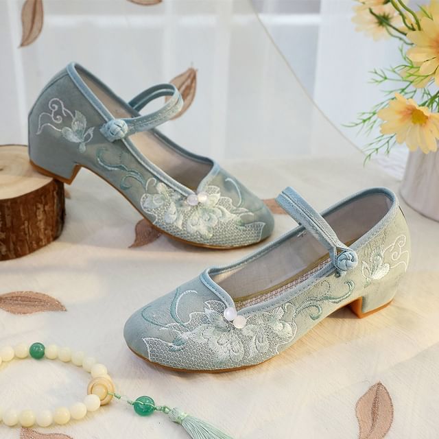 Embroidered Heel Block Shoes