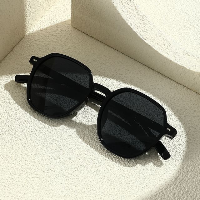 Geometric Frame Sunglasses