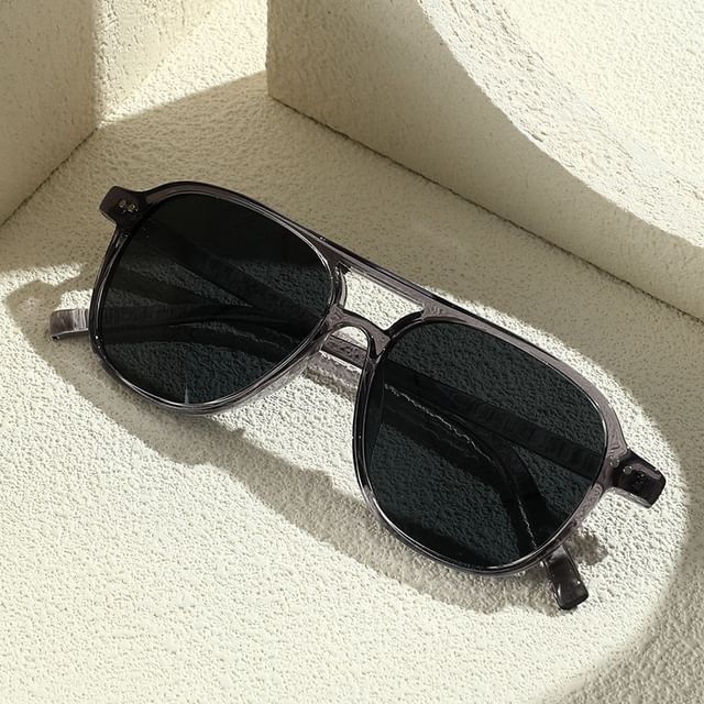 Aviator Plastic Sunglasses