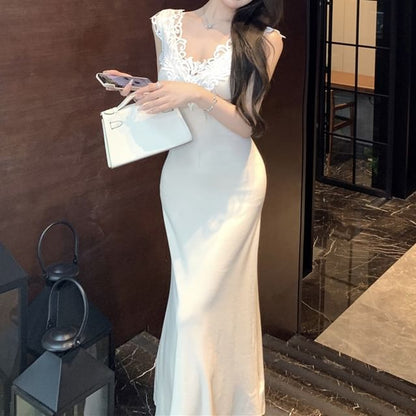 V-Neck Lace Dress Panel Maxi Sleeveless Mermaid