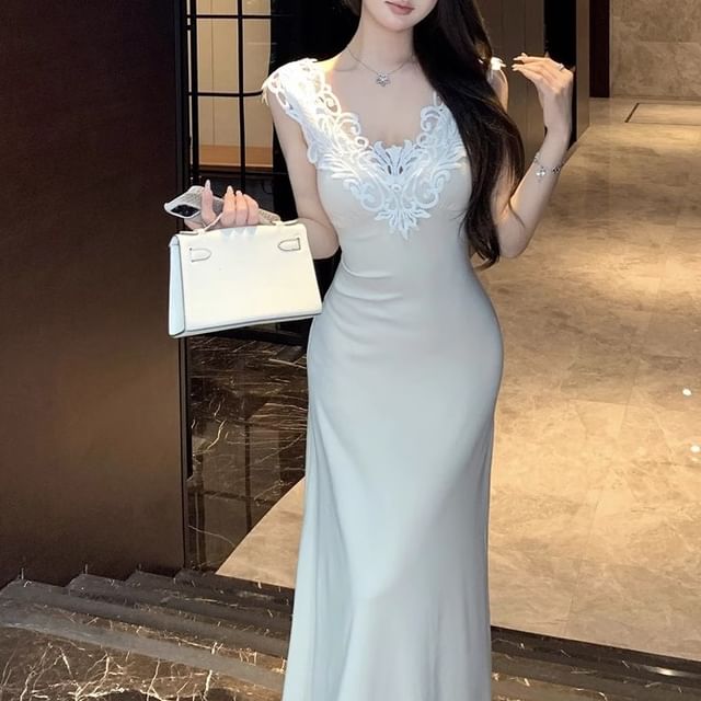 V-Neck Lace Dress Panel Maxi Sleeveless Mermaid