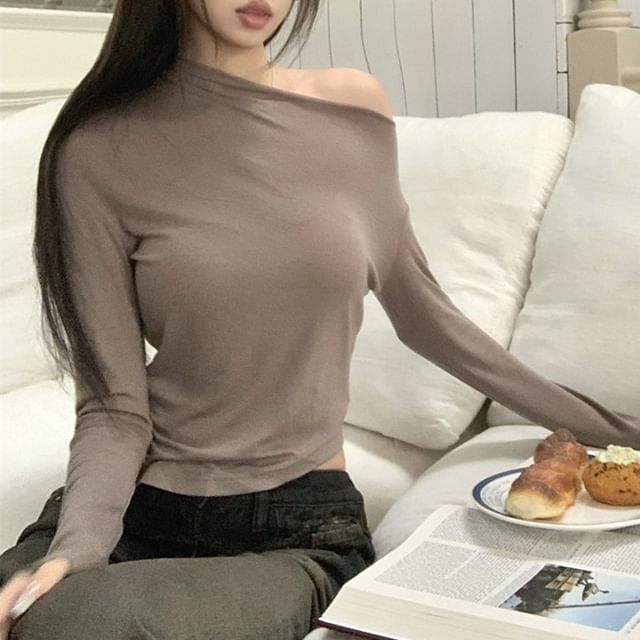 Off Plain Top Shoulder Crop Long-Sleeve