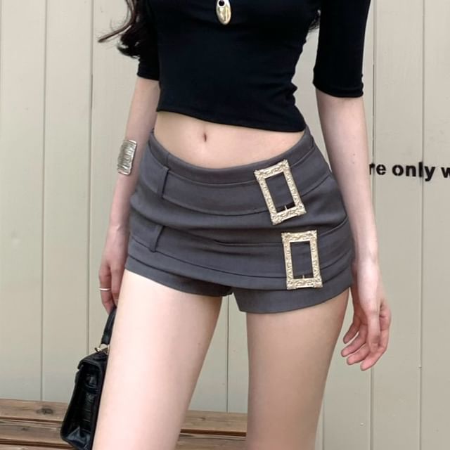 Crop Buckled Low Crew Plain Rise Rhinestone Shorts Tee / Short-Sleeve Neck