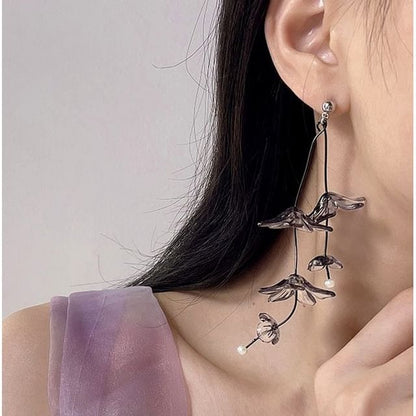 / Flower Clip-On Drop Asymmetrical Earring