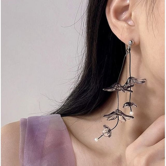 / Flower Clip-On Drop Asymmetrical Earring