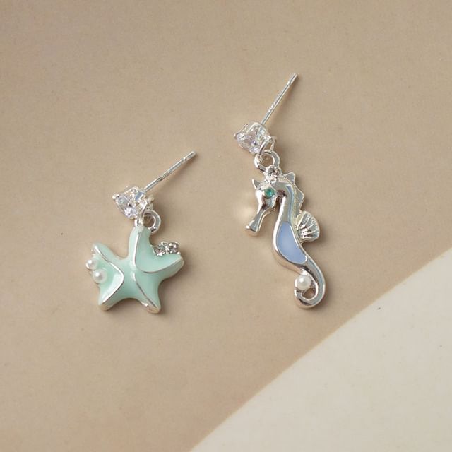 Asymmetrical Drop Rhinestone Star Clip-On / Earring