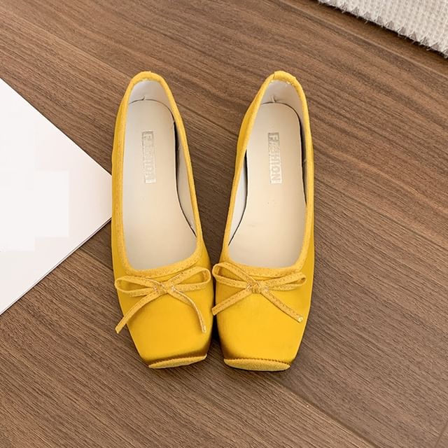 Ribbon Flats Toe Square Accent