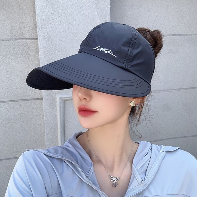 Embroidered Visor Lettering Cap