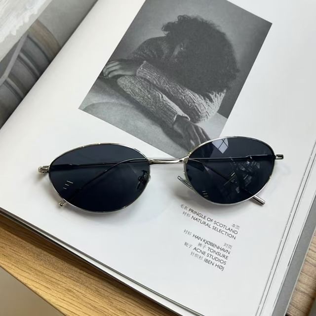 Metal Frame Oval Sunglasses