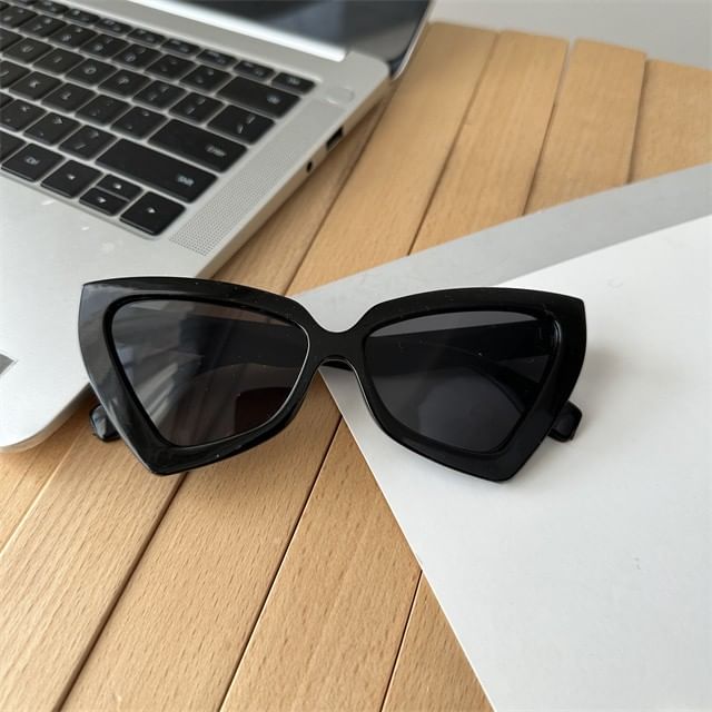 Cat-Eye Oversized Sunglasses