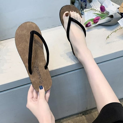 Flat Flip-Flops