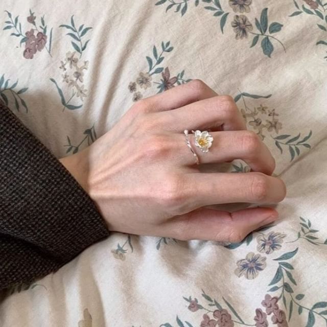 Open Flower Ring