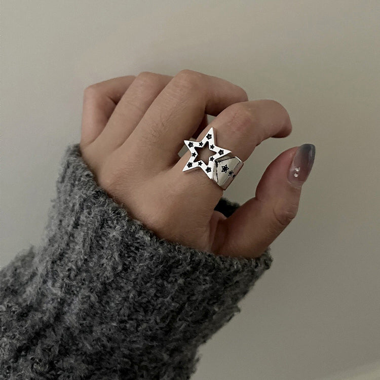 Star-Shaped Rhinestone Ring