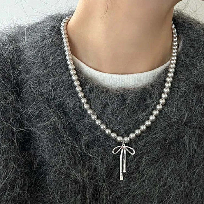 Bow Pendant Pearl Necklace