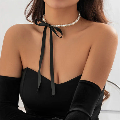 Classic Bow Pearl Necklace