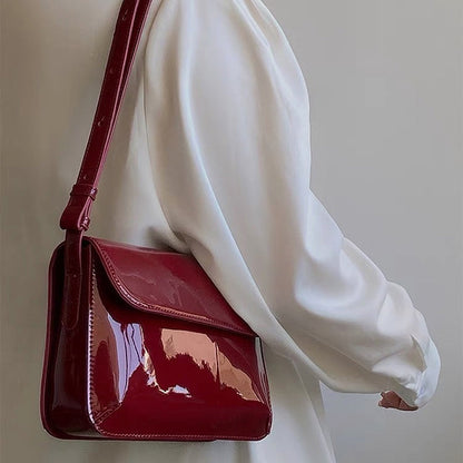 Vintage rot lackierte Tasche