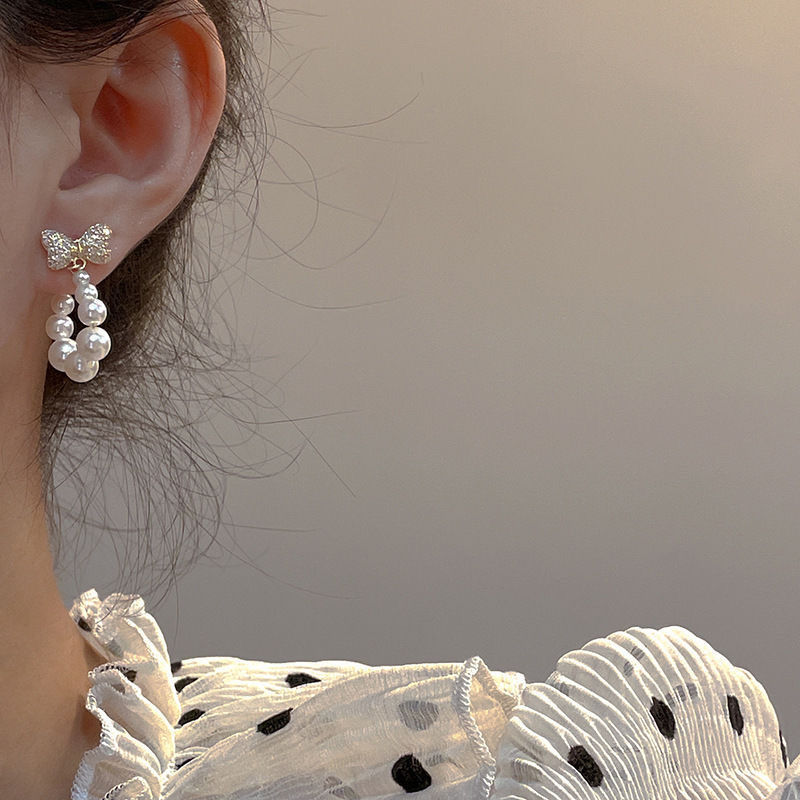 Butterfly with Pearl Earrings Wonderland Case