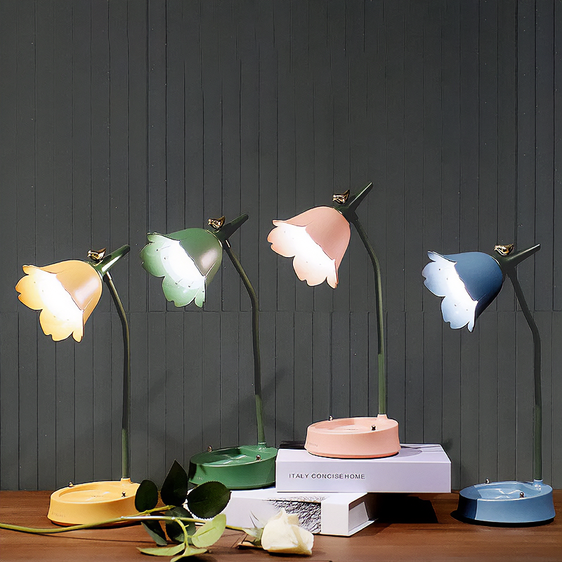 Flower LED Desk Lamp