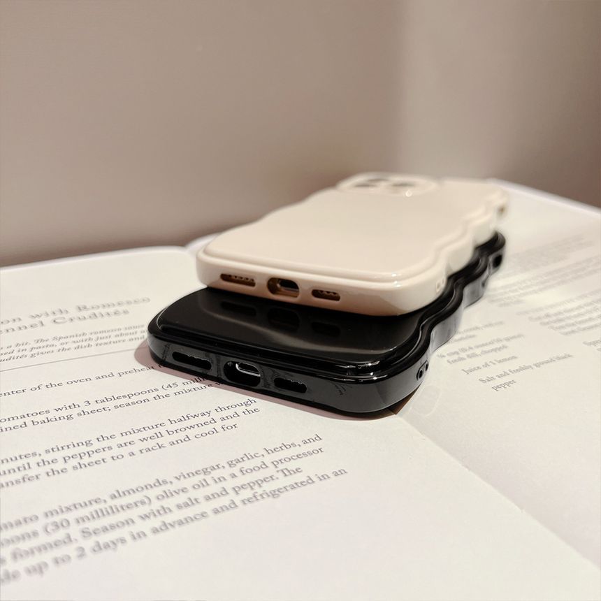 Wavy Phone Case - iPhone 14 Pro Max / 14 Pro / 14 Max / 14 / 13 Pro Max / 13 Pro / 13 / 13 mini / 12 Pro Max / 12 Pro / 12 / 12 mini / 11 Pro Max / 11 Pro / 11 ff2 Wonderland Case